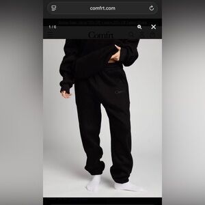 Comfrt Minimalist Black Sweatpants